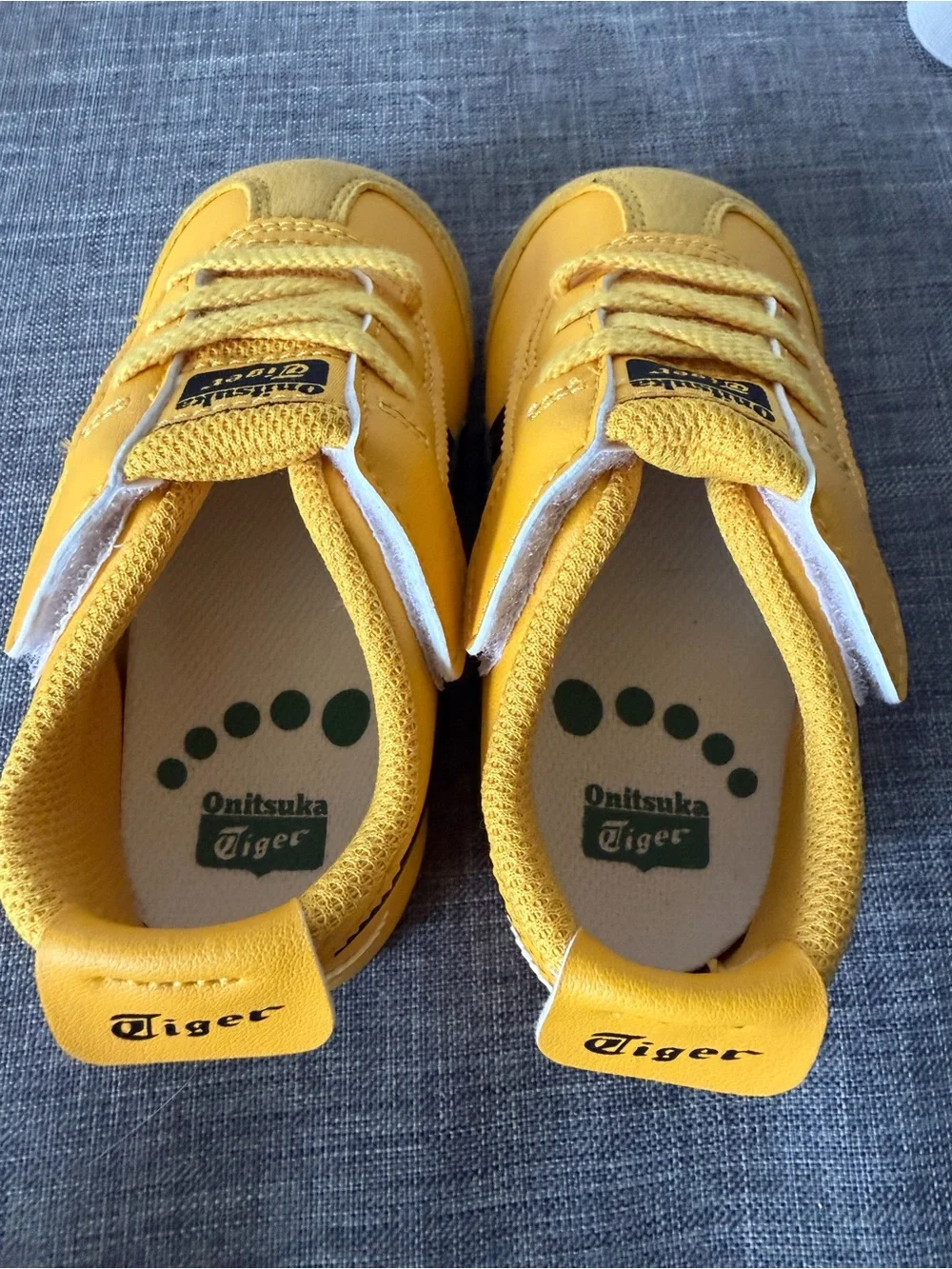 Onitsuka Tiger by Asics Kids Yellow Hook-and-Loop Sneakers size 7